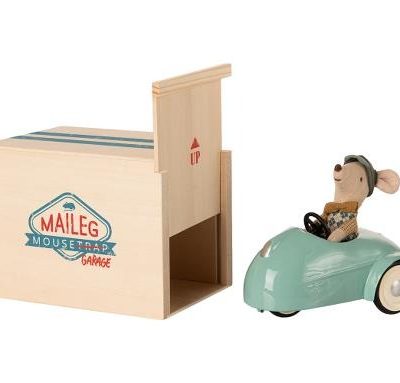 Maileg : souris coureur automobile dans son garage
