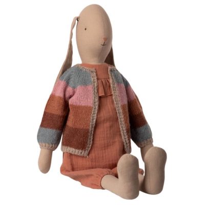 Maileg : grand lapin en cardigan