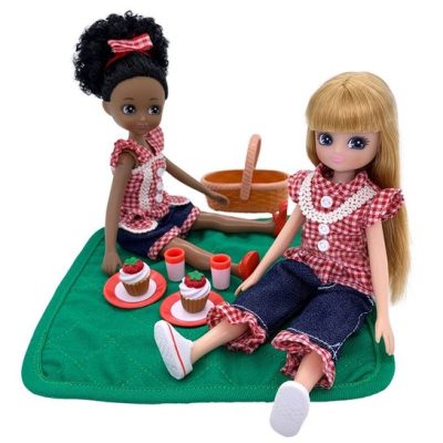 Poupées Lottie : picnic in the park